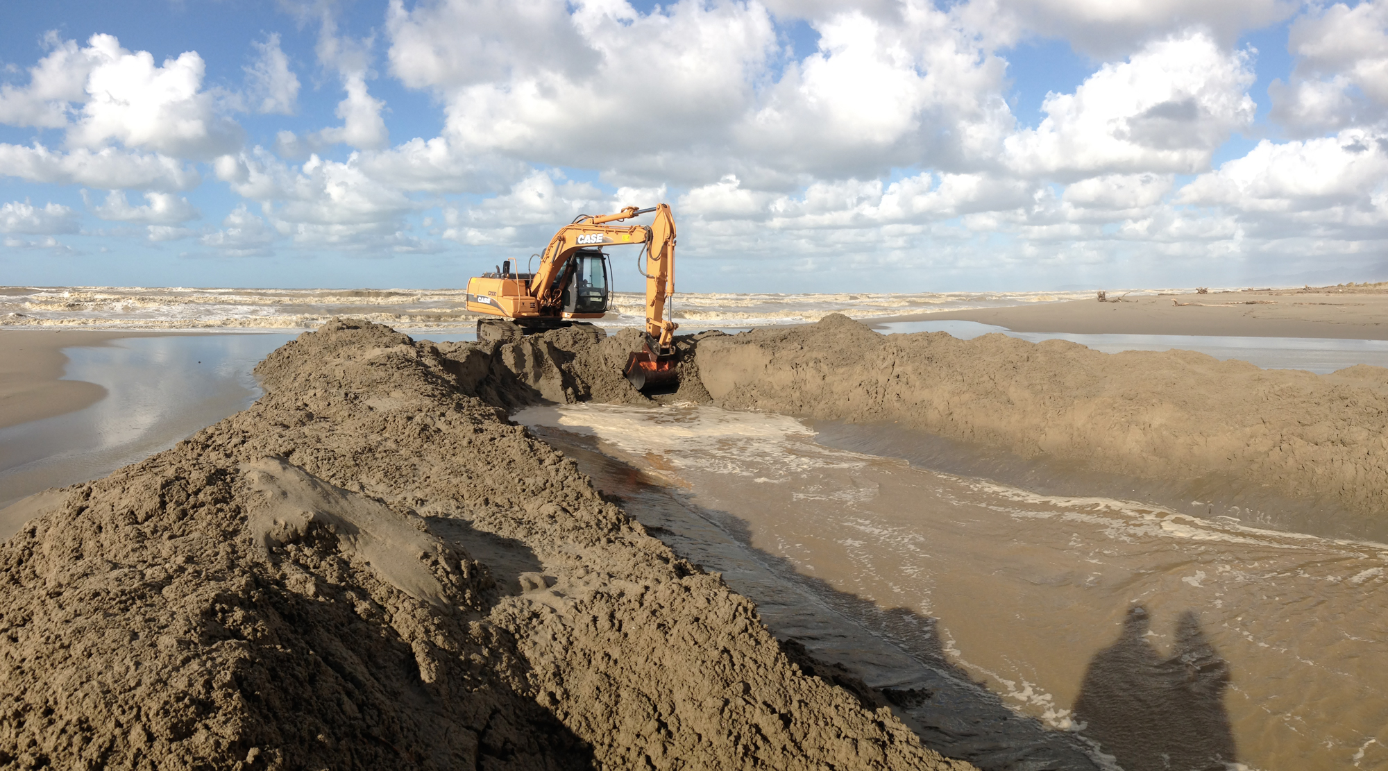 Fase di apertura dela foce della Bufalina