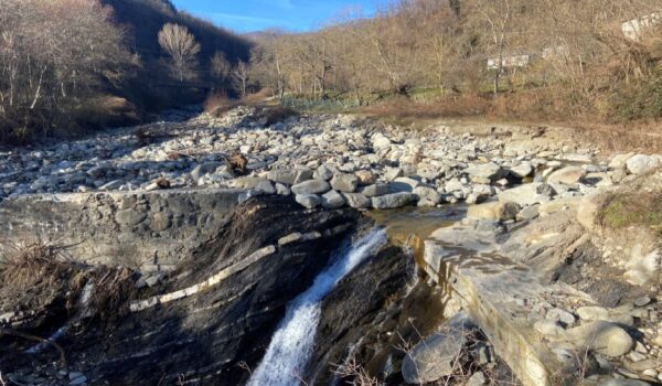 Noce Zeri effetti erosione fiume 2024|Noce Zeri effetti erosione fiume sponda 2024