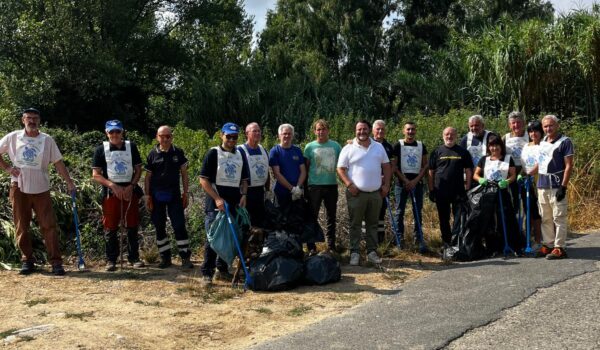 Sabato ambiente volontari in Lunigiana ripuliscono dai rifiuti il fiume Magra